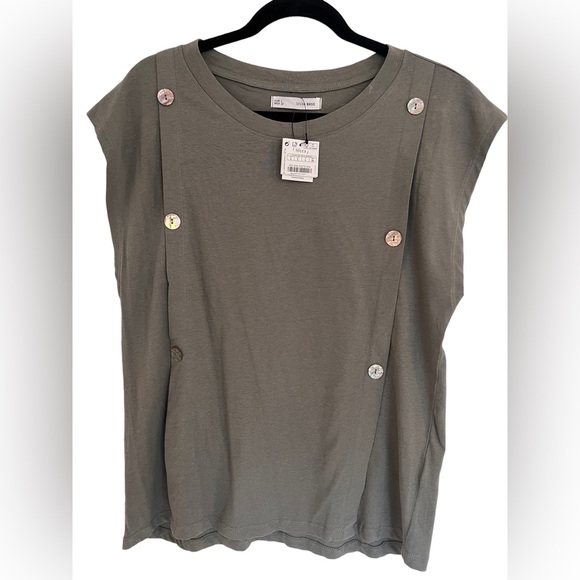 NWT ESFERA BASIC Women’s Top with Buttons Detail on the Front Size L Color Olive - Picture 1 of 6